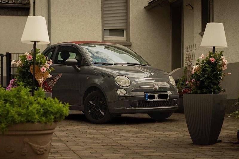 Grau Gebraucht 2010 Fiat 500C Lounge Cabrio | 5.500 € (Fairer Preis) - Bild 1/4