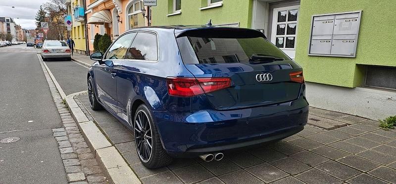 Gebraucht Audi A3 Ambition 150 PS (110 kW) 2013 Blau Limousine