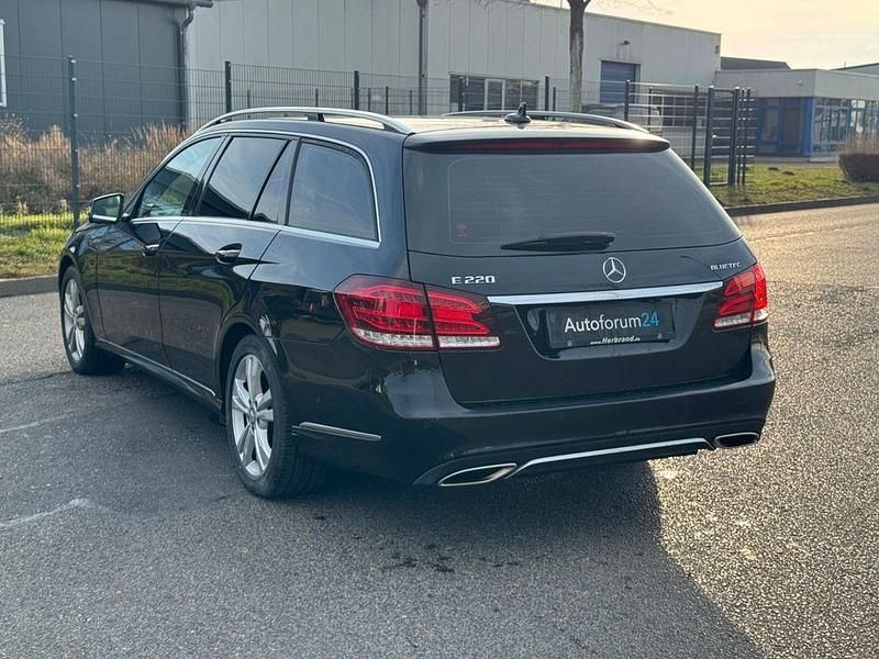 Gebraucht Mercedes E220 170 PS (125 kW) 2016 Schwarz Kombi