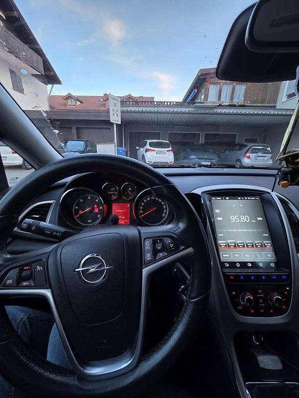 Gebraucht Opel Astra Selection 110 PS (80 kW) 2011 Kombi