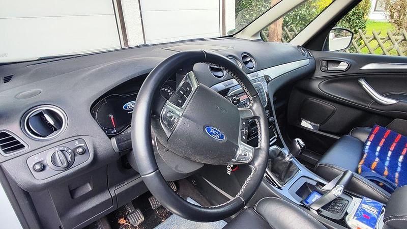 Gebraucht Ford Galaxy Titanium 200 PS (147 kW) 2013 Weiß Van / Kleinbus