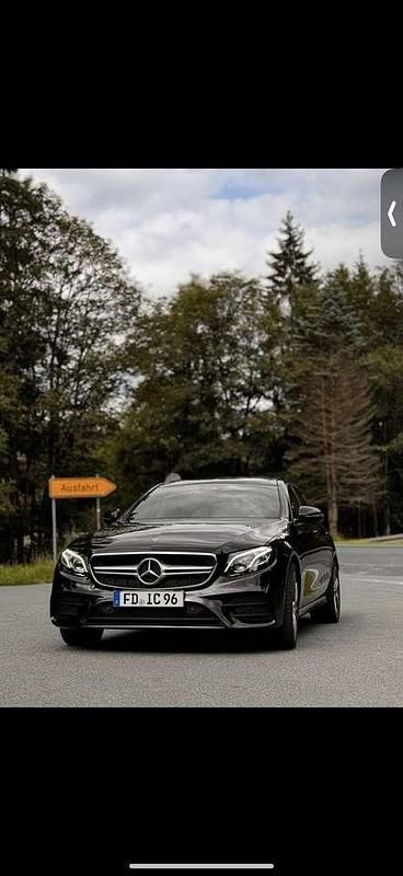 Gebraucht 2017 Mercedes E220 AMG line Limousine | 25.000 € (Etwas zu teuer) - Bild 1/4