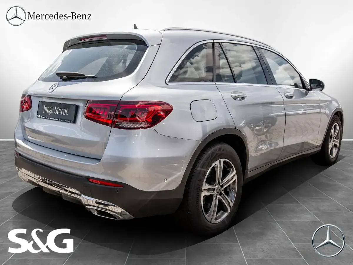 Gebraucht Mercedes GLC220 194 PS (142 kW) 2022 Hightechsilber metallic SUV