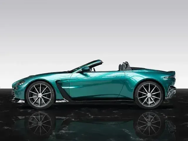 Gebraucht Aston Martin V12 Vantage 700 PS (514 kW) 2023 Grün Cabrio