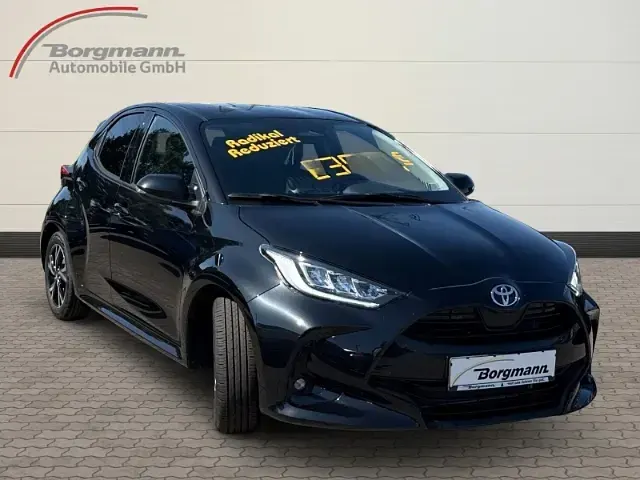 Neu Toyota Yaris 92 PS (67 kW) 2025 Schwarz Kleinwagen