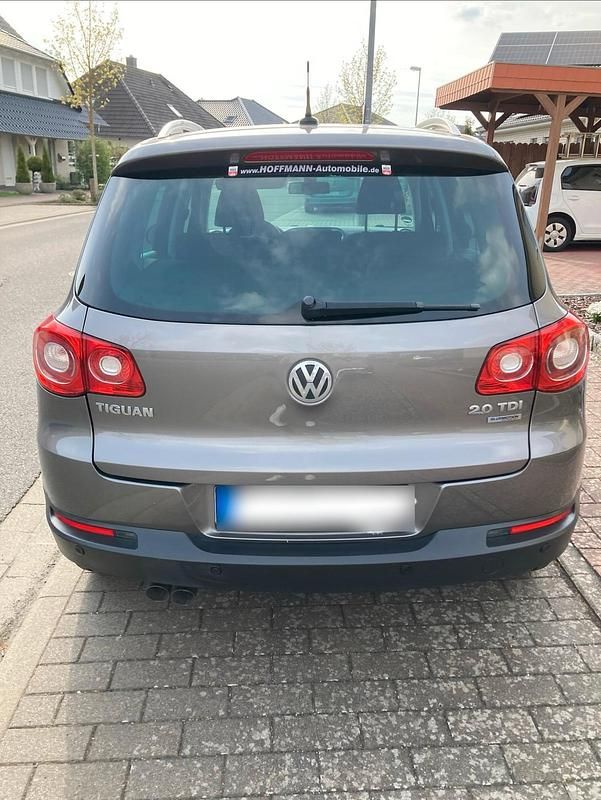 Second-hand VW Tiguan 140 CP (102 kW) 2011 Gri SUV