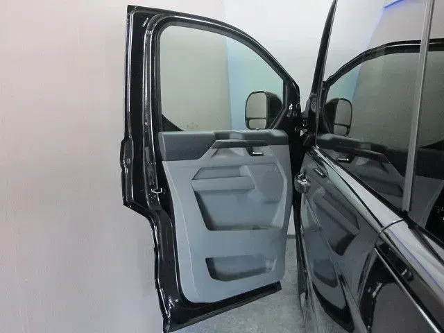 Gebraucht Ford Tourneo Titanium 150 PS (110 kW) 2024 Schwarz Van / Kleinbus