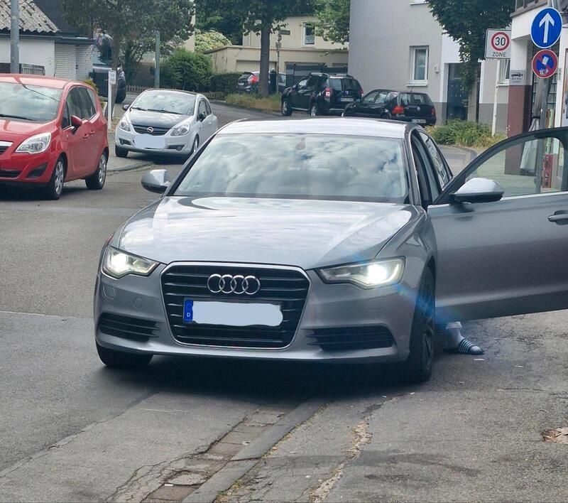 Grau Gebraucht 2012 Audi A6 Limousine | 8.500 € (Guter Preis) - Bild 1/4
