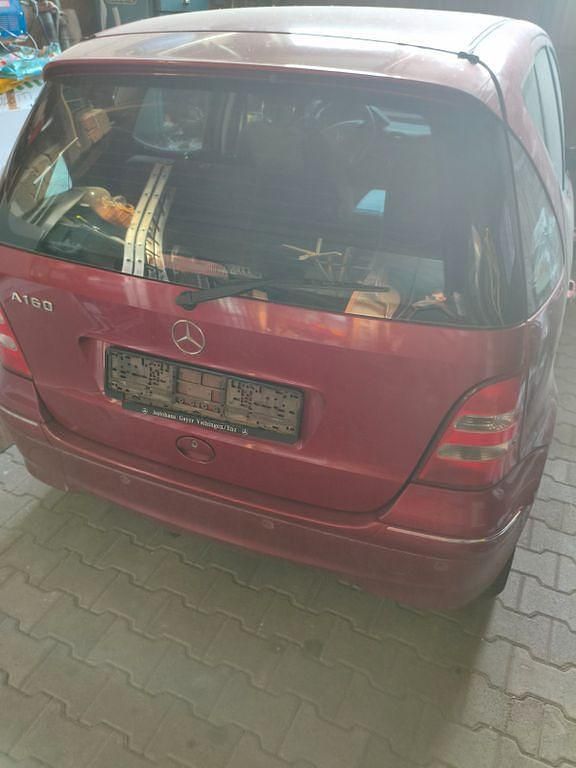 Rot Gebraucht 2003 Mercedes A160 Classic Van / Kleinbus | 950 € (Guter Preis) - Bild 1/4