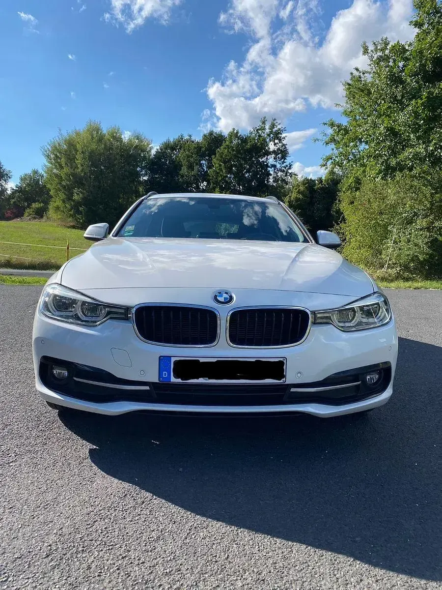 Gebraucht BMW 318 Performance 150 PS (110 kW) 2019 Weiß Kombi