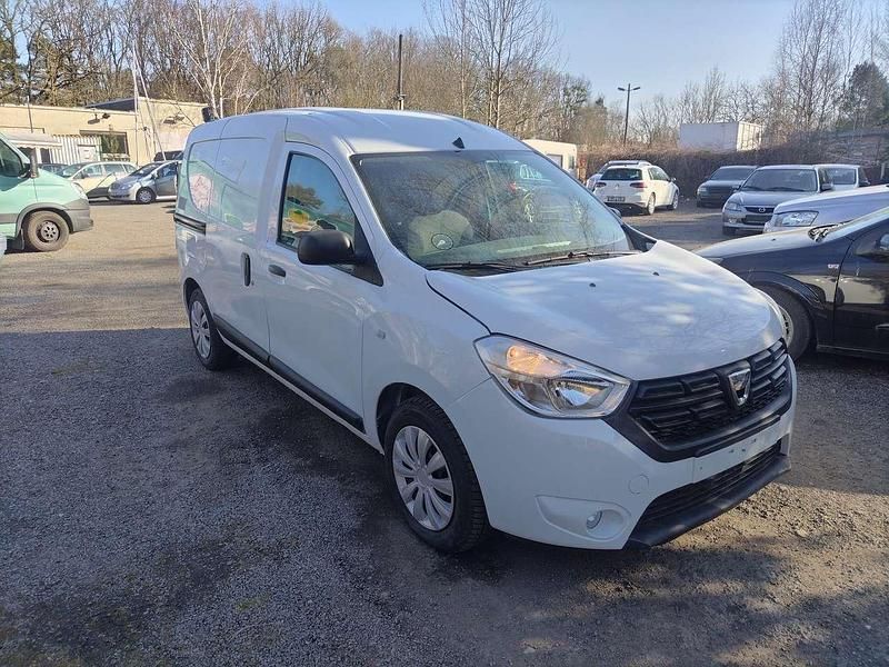 Gebraucht Dacia Dokker Essentiel 95 PS (69 kW) 2021 Gletscherweiss Van / Kleinbus