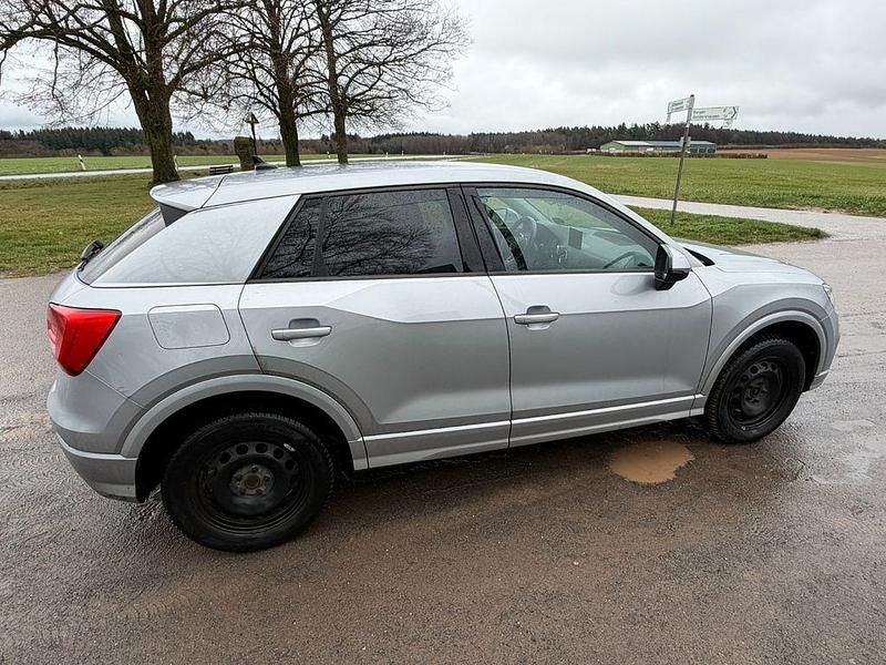 Gebraucht Audi Q2 116 PS (85 kW) 2019 Silber SUV