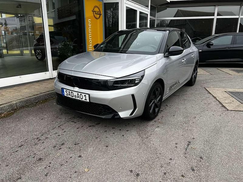 Gebraucht Opel Corsa 101 PS (74 kW) 2023 Kristall silber Kleinwagen