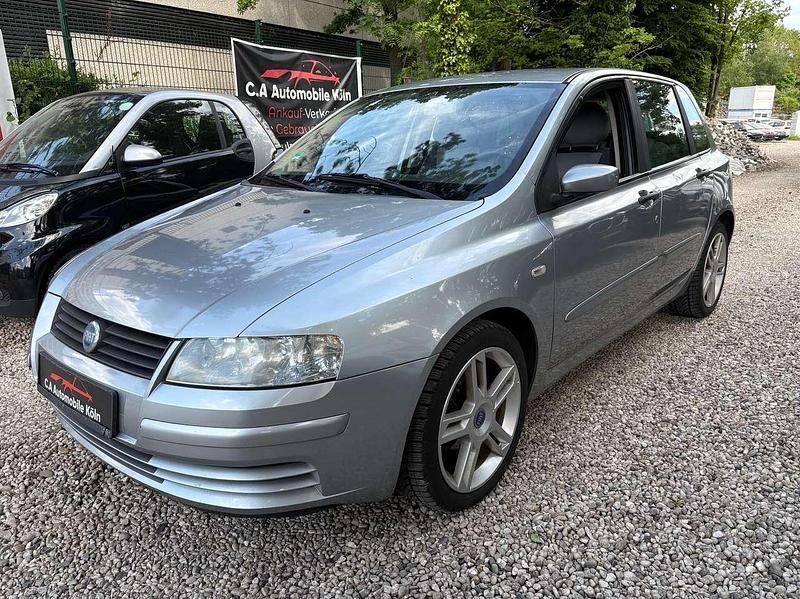 Lounge/tecno grau Gebraucht 2004 Fiat Stilo Kleinwagen | 2.490 € - Bild 1/4
