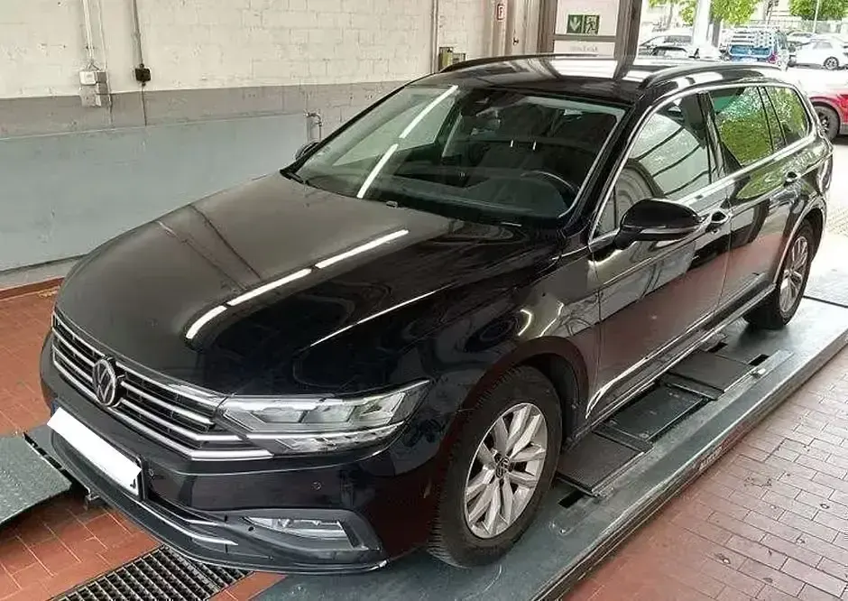 Gebraucht VW Passat Business 150 PS (110 kW) 2022 Kombi