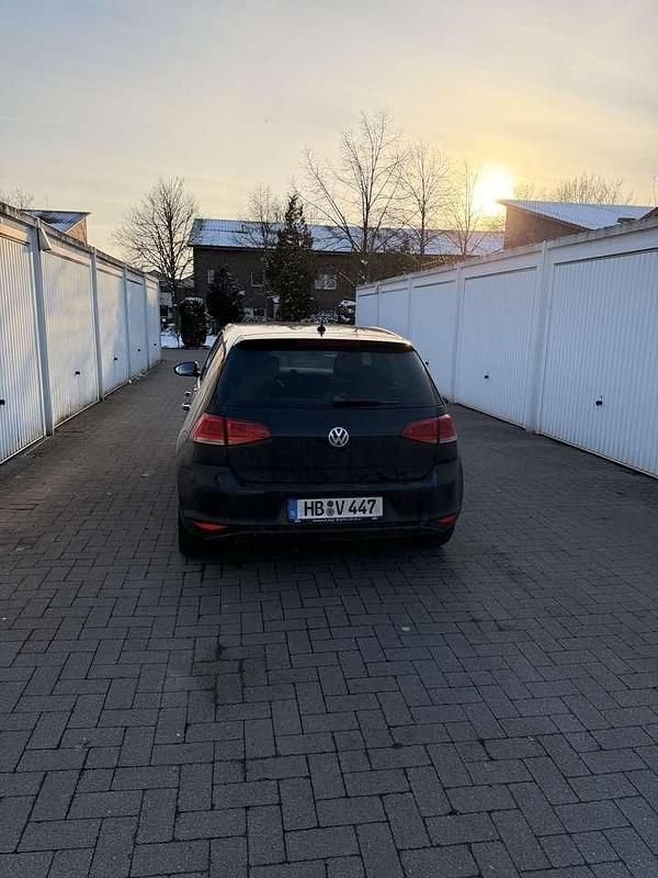 Gebraucht VW Golf VII LOUNGE 110 PS (80 kW) 2015 Schwarz Kleinwagen