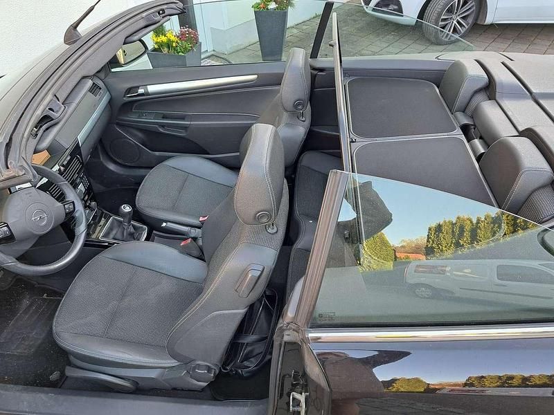 Gebraucht Opel Astra Cabriolet 140 PS (102 kW) 2008 Schwarz Cabrio