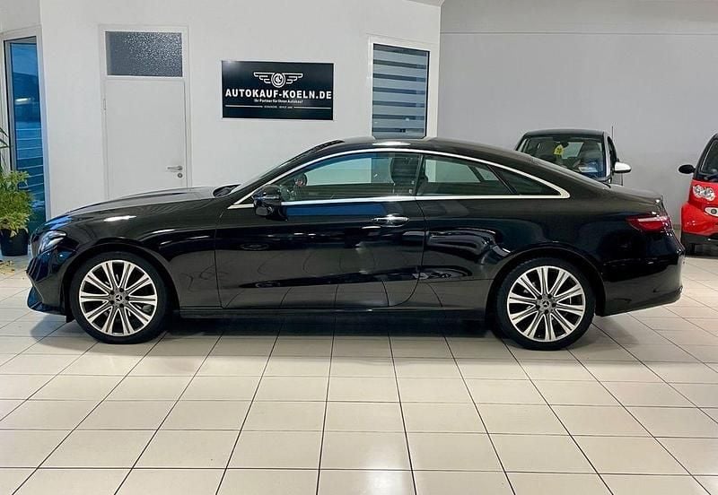 Gebraucht Mercedes E200 Avantgarde 184 PS (135 kW) 2018 Schwarz Coupé
