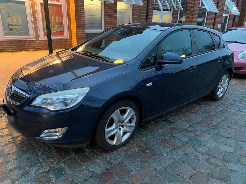Gebraucht Opel Astra 140 PS (102 kW) 2011 Blau Kombi