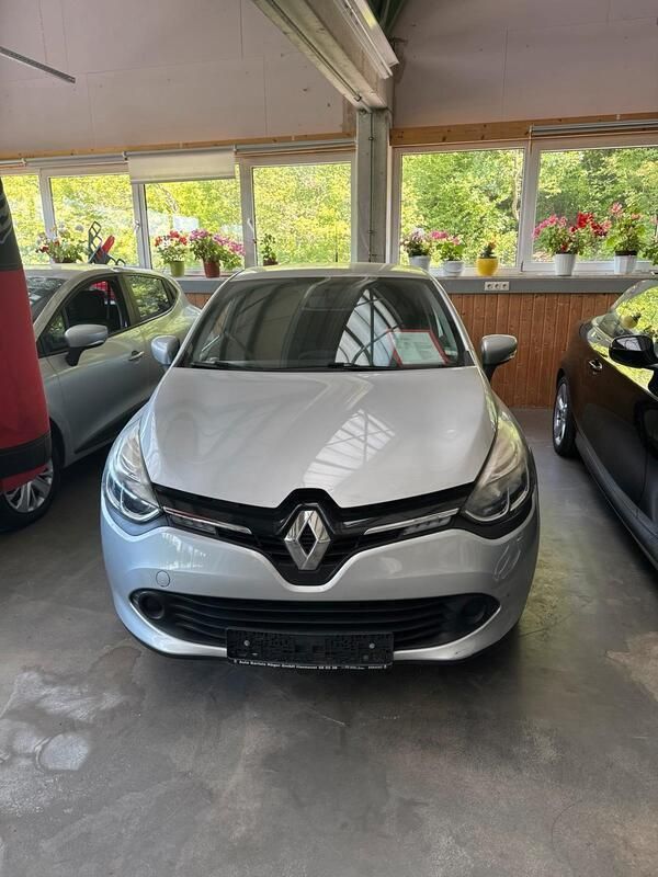 Schwarz Gebraucht 2016 Renault Clio IV Life Kleinwagen | 4.550 € (Superpreis) - Bild 1/4
