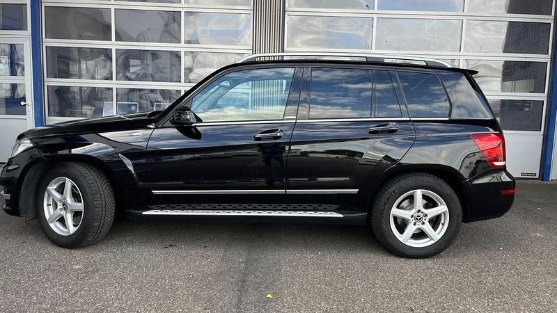 Schwarz Gebraucht 2012 Mercedes GLK220 SUV | 21.000 € (Etwas zu teuer) - Bild 1/4