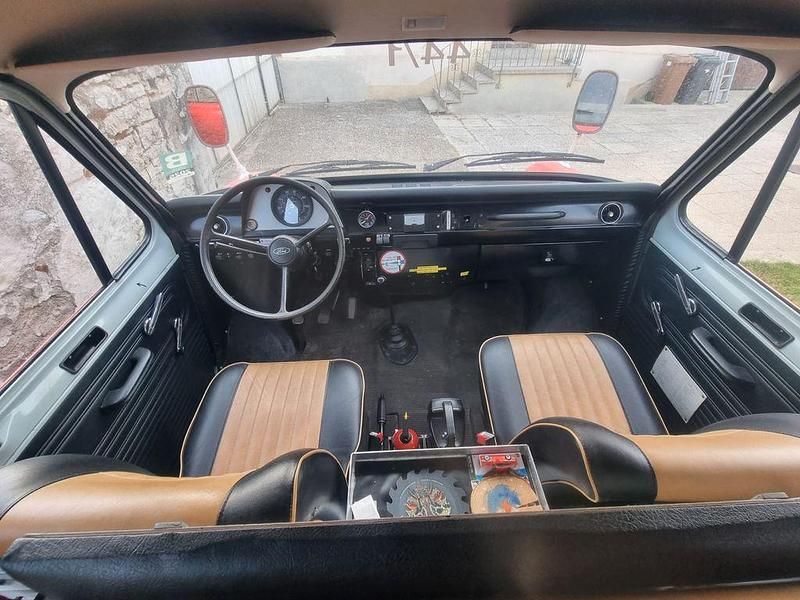 Gebraucht Ford Transit 65 PS (47 kW) 1977 Rot Limousine