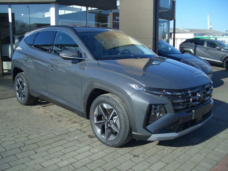 Grau Neu 2025 Hyundai Tucson Trend SUV | 34.490 € - Bild 1/4