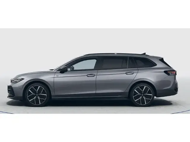 Usata VW Passat R-line 193 CV (141 kW) 2026 Nero Station wagon