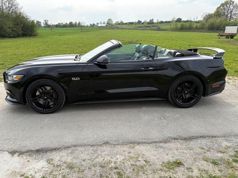 Second-hand Ford Mustang GT 421 CP (309 kW) 2017 Negru Cabrio