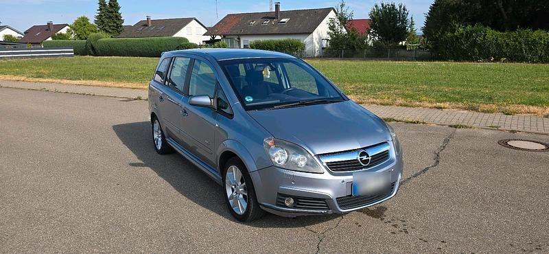 Silber Gebraucht 2006 Opel Zafira OPC Van / Kleinbus | 2.499 € (Fairer Preis) - Bild 1/4