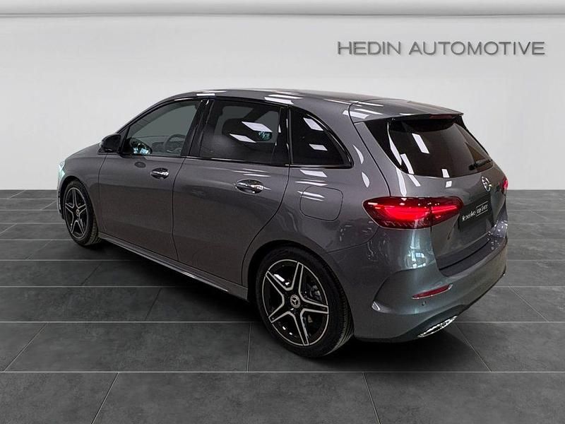 Gebraucht Mercedes B200 AMG 163 PS (119 kW) 2025 Grau Van / Kleinbus