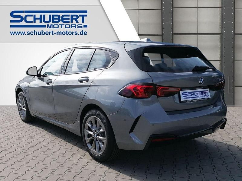 Neu BMW 116 122 PS (89 kW) 2026 Grau Kleinwagen