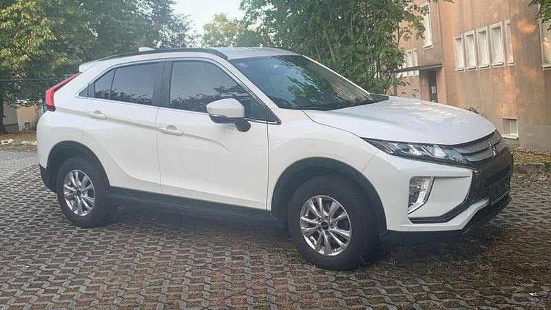 Weiß Gebraucht 2019 Mitsubishi Eclipse Cross Diamant Edition SUV | 15.700 € (Fairer Preis) - Bild 1/4