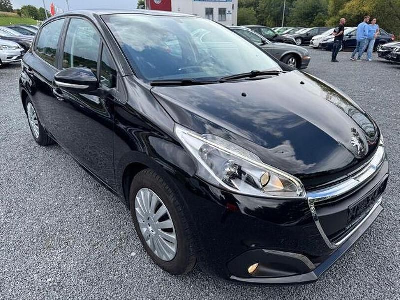 Schwarz Gebraucht 2016 Peugeot 208 Active Kleinwagen | 4.490 € (Guter Preis) - Bild 1/4