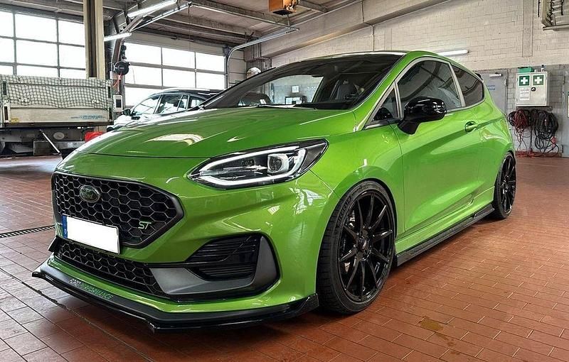 Grün Gebraucht 2022 Ford Fiesta ST Kleinwagen | 32.500 € - Bild 1/4