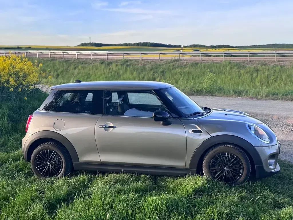 Usata Mini ONE 102 CV (75 kW) 2019 Grigio Utilitaria