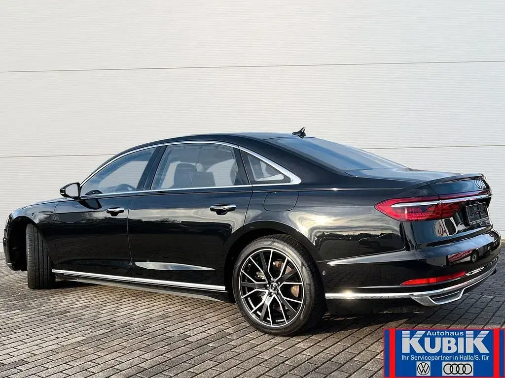 Gebraucht Audi A8L Sport 449 PS (330 kW) 2021 Mythosschwarz metallic Limousine