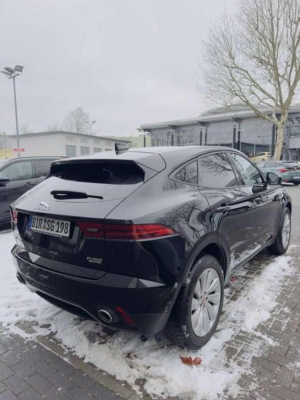 Second-hand Jaguar E-Pace R-Dynamic 204 CP (150 kW) 2022 SUV