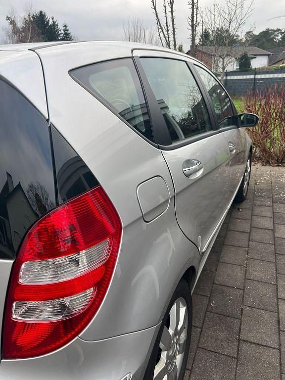 Gebraucht Mercedes A200 Elegance 140 PS (102 kW) 2005 Silber Van / Kleinbus