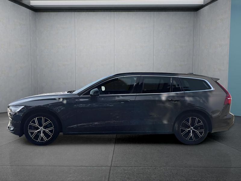 Gebraucht Volvo V60 Core 163 PS (119 kW) 2024 Grau Kombi