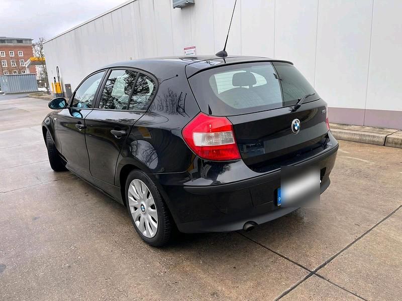 Gebraucht BMW 116 116 PS (85 kW) 2004 Schwarz Kleinwagen