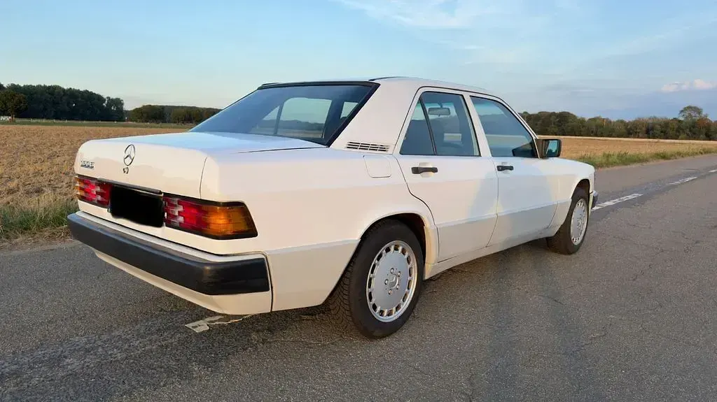 Gebraucht Mercedes 190 122 PS (89 kW) 1989 Weiß Limousine
