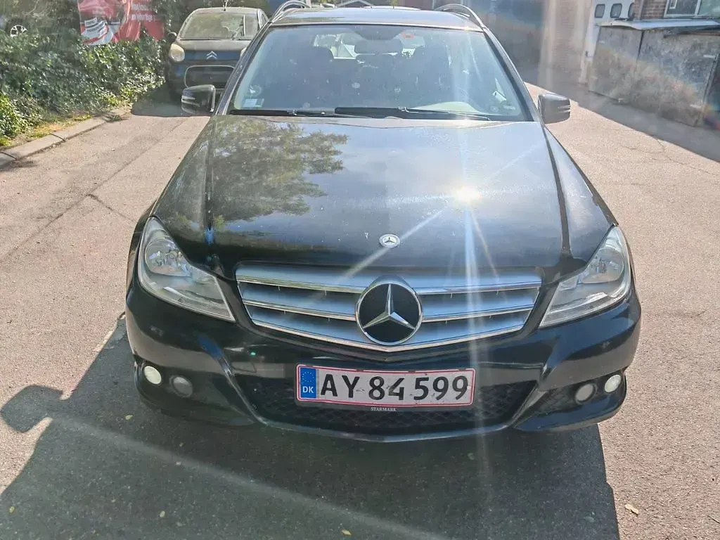 Gebraucht Mercedes C180 Elegance 120 PS (88 kW) 2012 Limousine