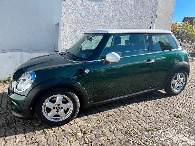 Grün Gebraucht 2011 Mini Cooper D Kleinwagen | 5.900 € (Fairer Preis) - Bild 1/4