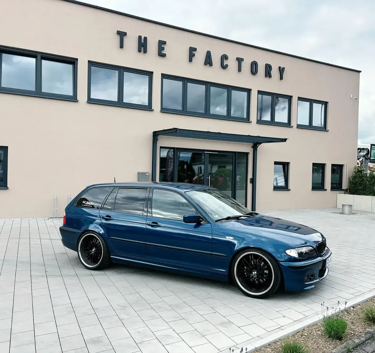 Gebraucht BMW 320 M Sport 170 PS (125 kW) 2002 Blau Kombi