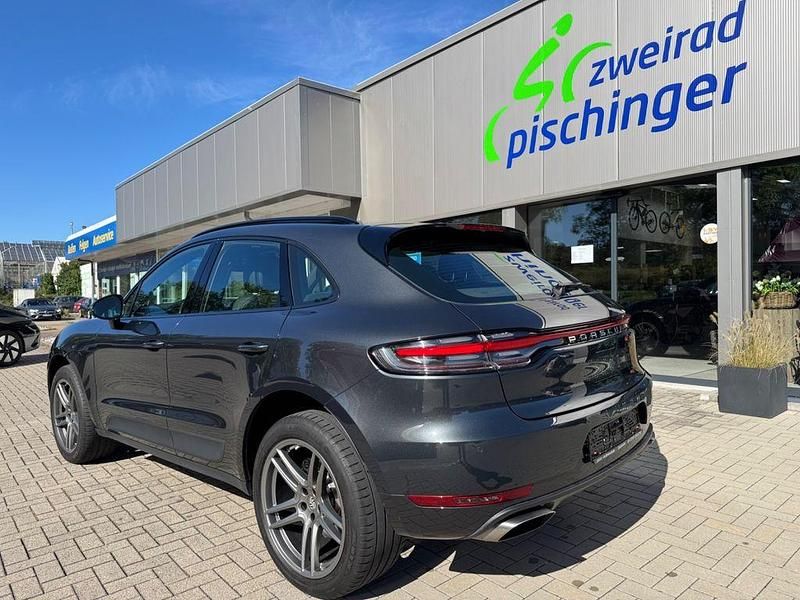 Gebraucht Porsche Macan Basis 245 PS (180 kW) 2019 Grau SUV
