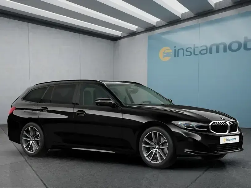 Gebraucht BMW 330e 292 PS (214 kW) 2025 Schwarz Limousine