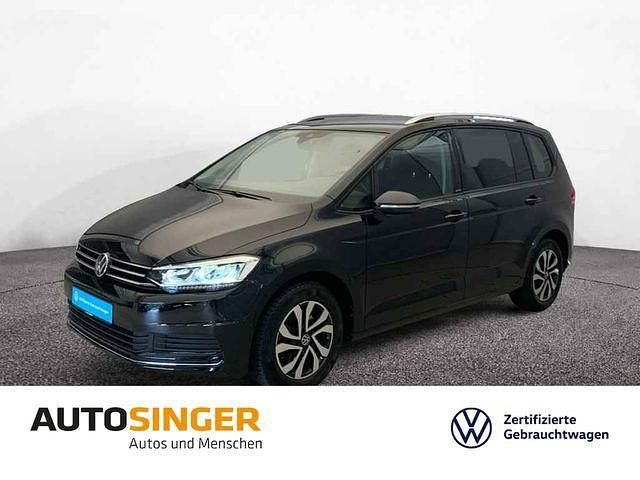 Deep black perleffekt Gebraucht 2023 VW Touran Active Van / Kleinbus | 31.890 € (Fairer Preis) - Bild 1/3