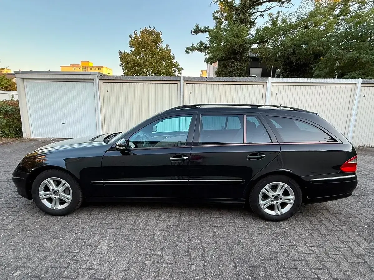 Gebraucht Mercedes E320 Avantgarde 224 PS (164 kW) 2009 Schwarz Kombi