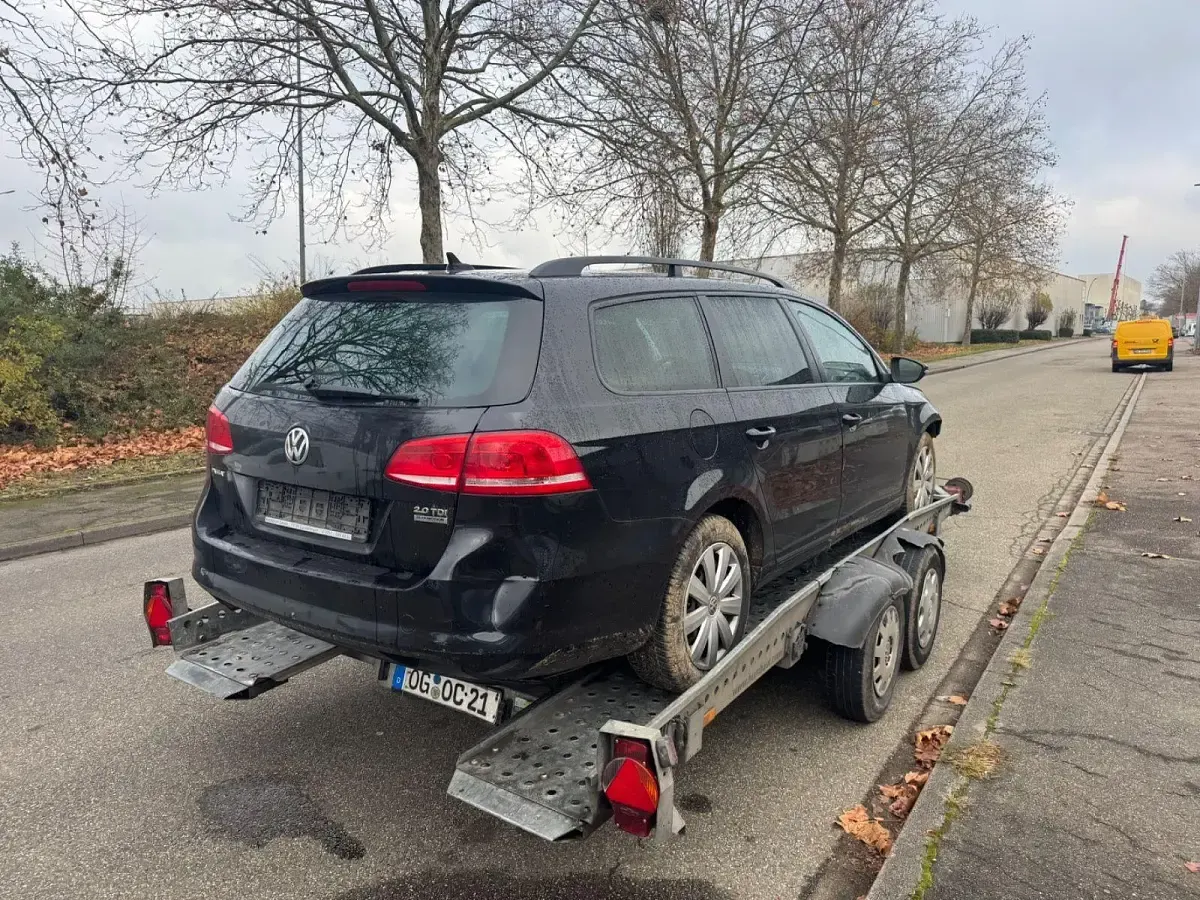 Gebraucht VW Passat Trendline 140 PS (102 kW) 2012 Schwarz Kombi